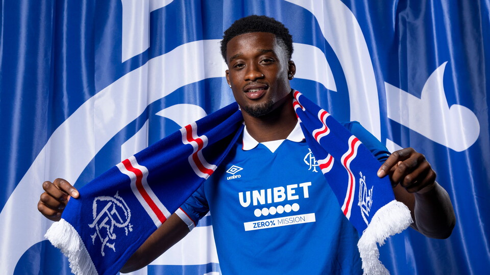 Emmanuel Fernandez Signs
