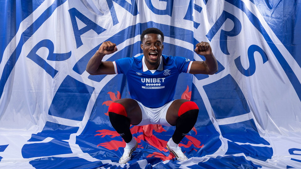 Emmanuel Fernandez Signs