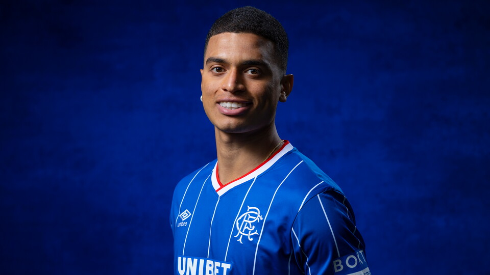 Kevin Kelsy Signs