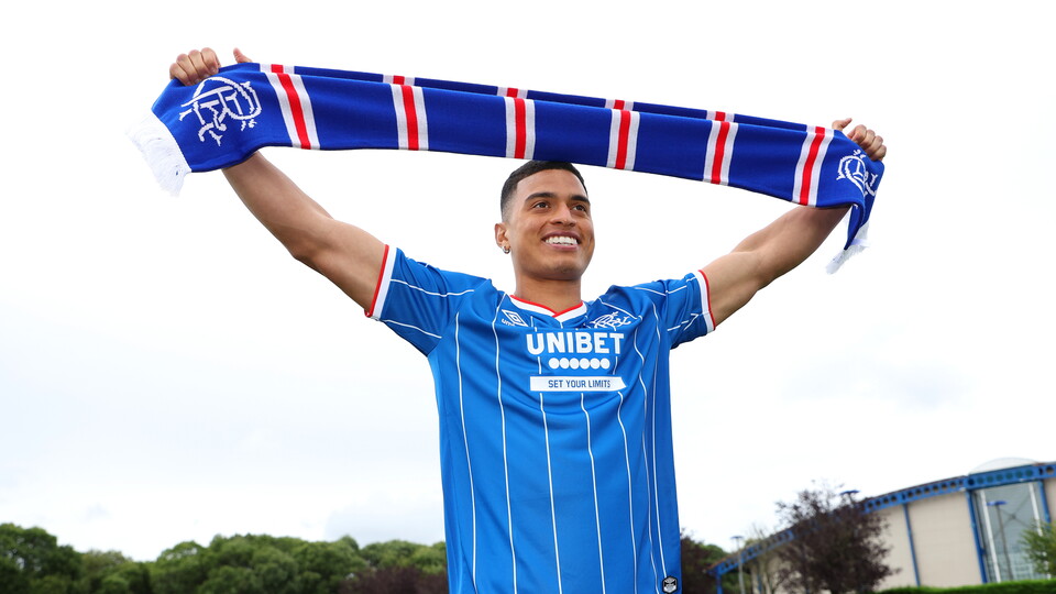 Kevin Kelsy Signs